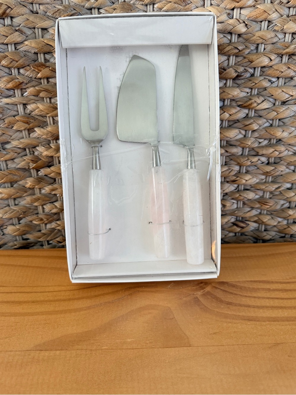 NEW Terrain 3 PCS Cheese Knives Rose Quartz Never Used
